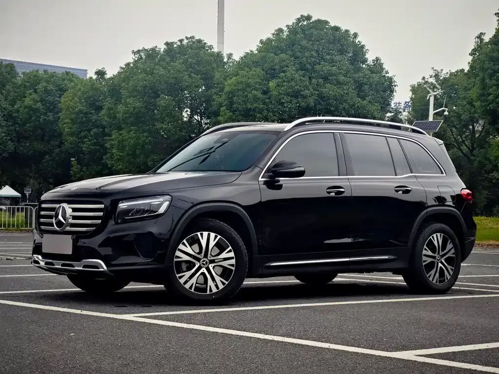 Mercedes-Benz GLB — фото 1