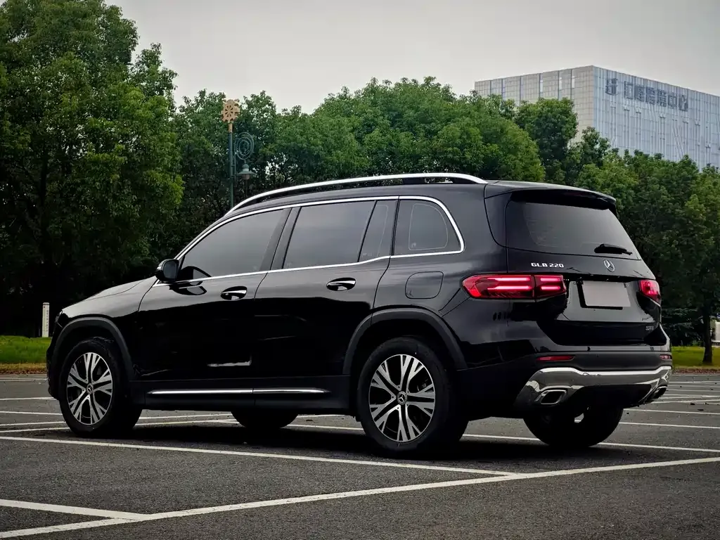 Mercedes-Benz GLB — фото 5