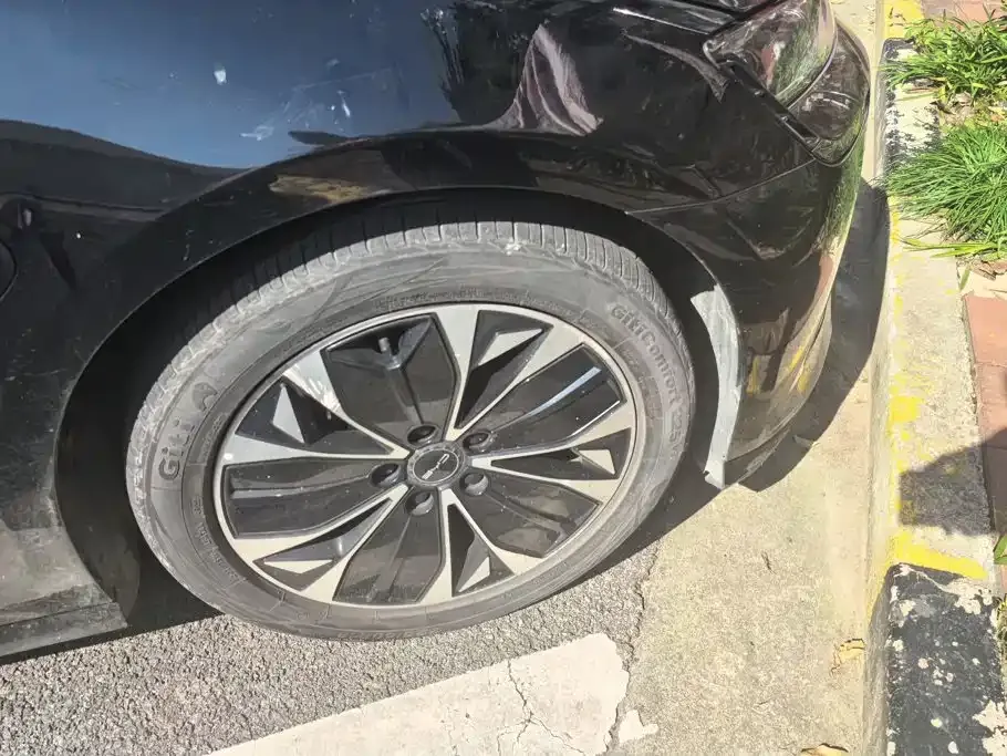 BYD Seal — фото 9