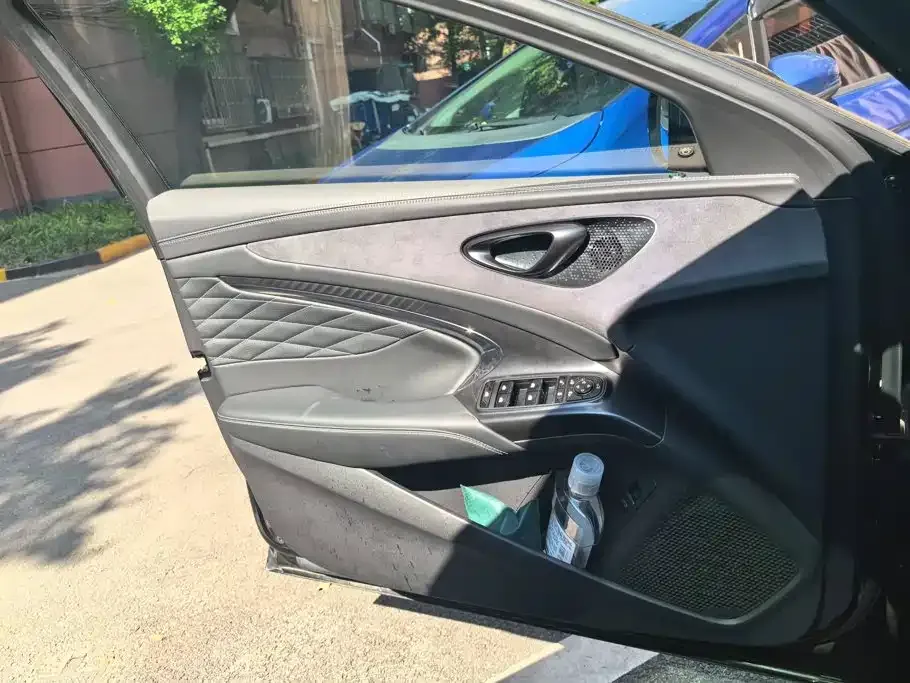 BYD Seal — фото 4