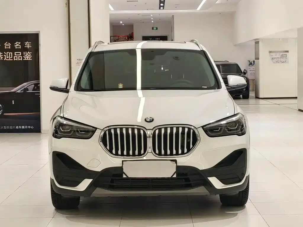 BMW X1 — фото 5