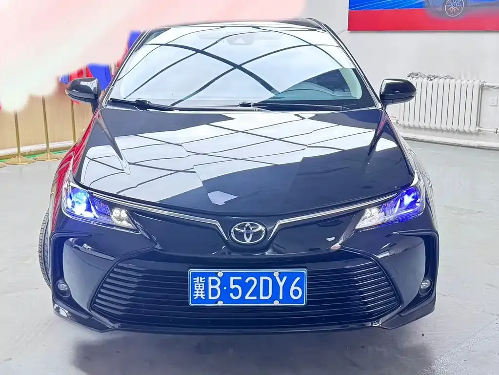 Toyota Corolla — фото 7