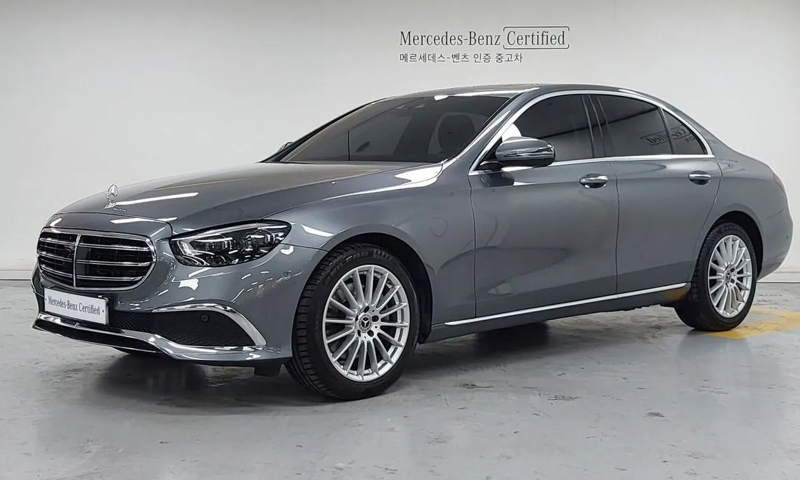 Mercedes-Benz E-Class — фото 1