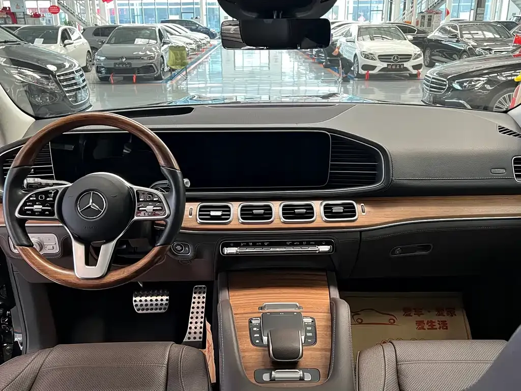 Mercedes-Benz GLS — фото 4