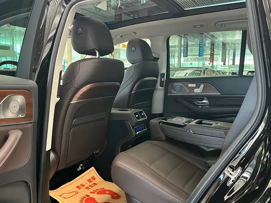 Mercedes-Benz GLS — фото 8