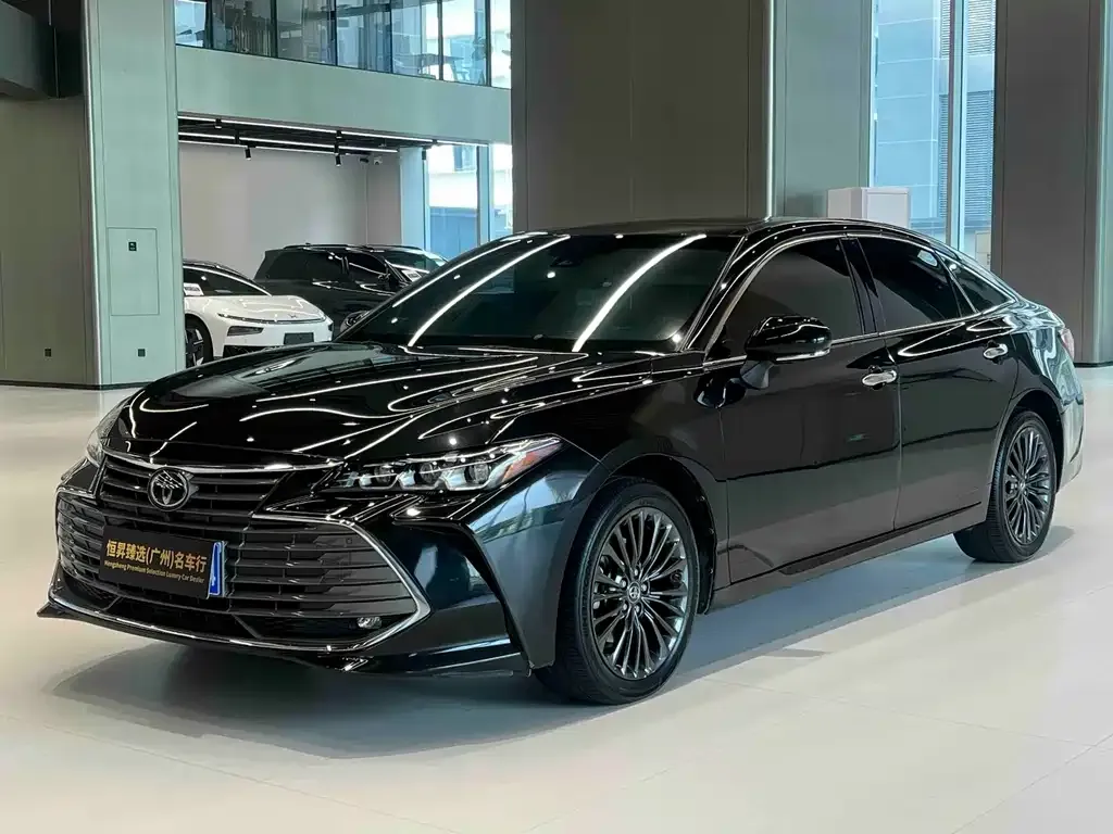 Toyota Avalon — фото 1