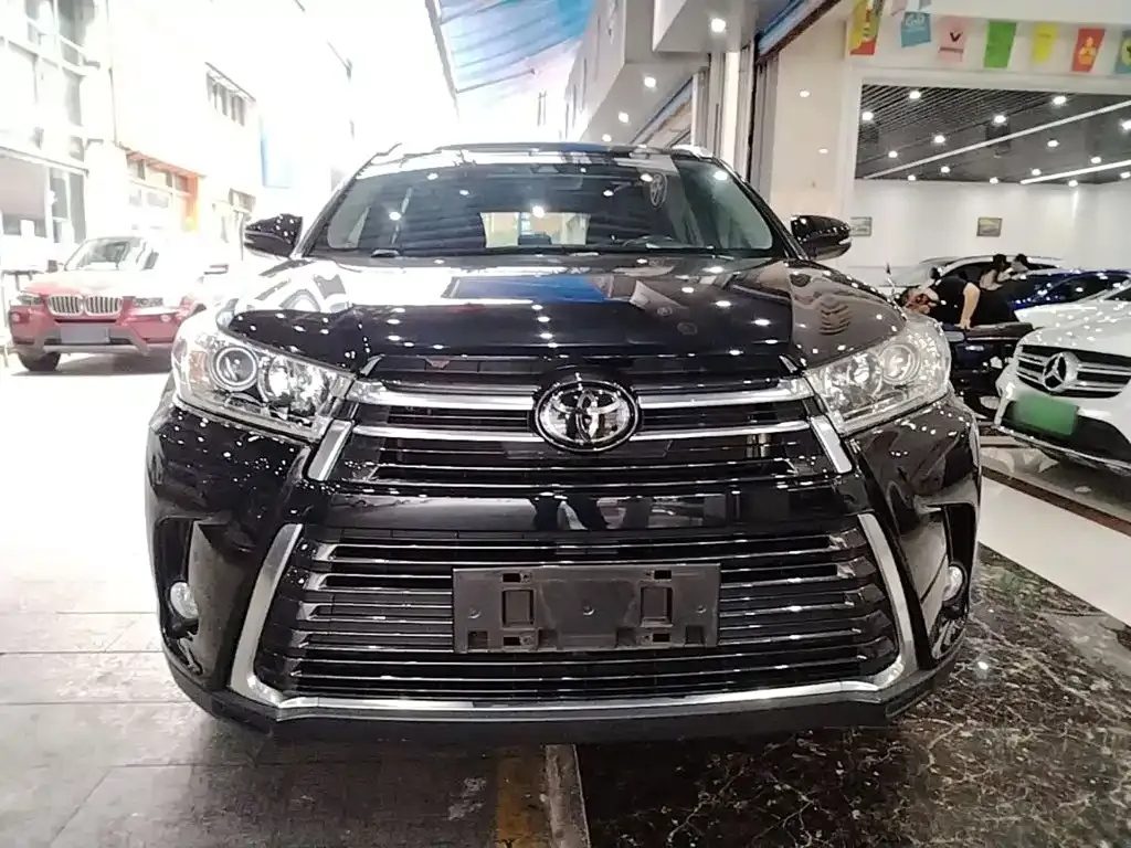 Toyota Highlander — фото 8