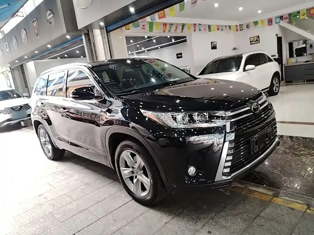 Toyota Highlander — фото 2