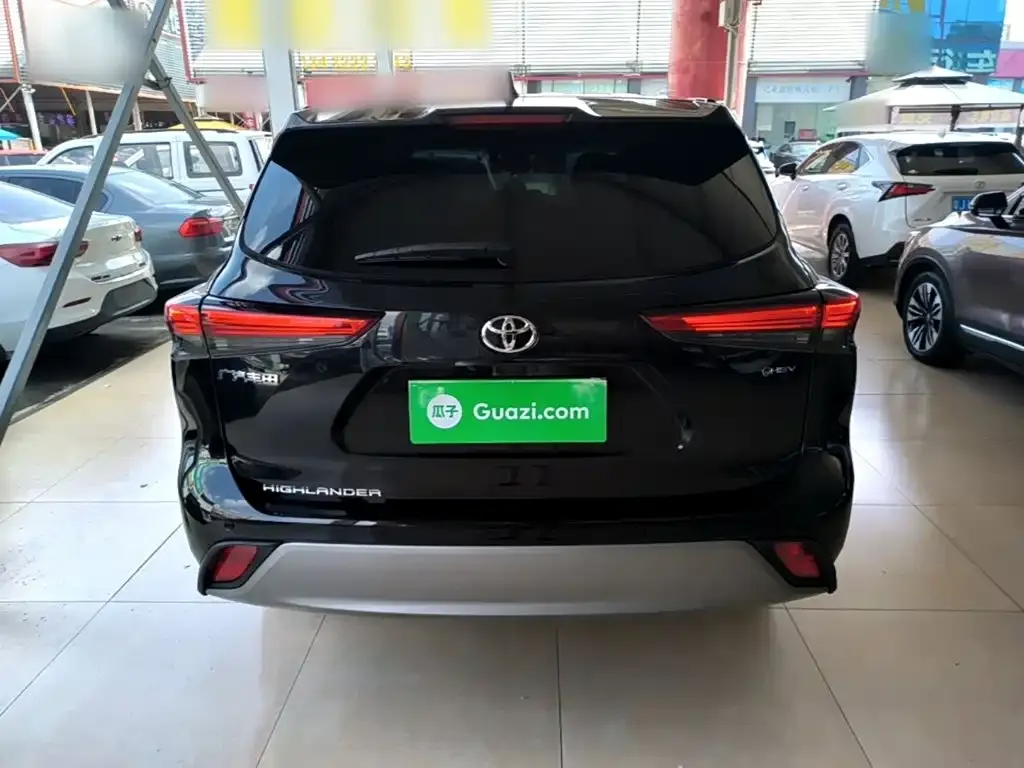 Toyota Highlander — фото 10