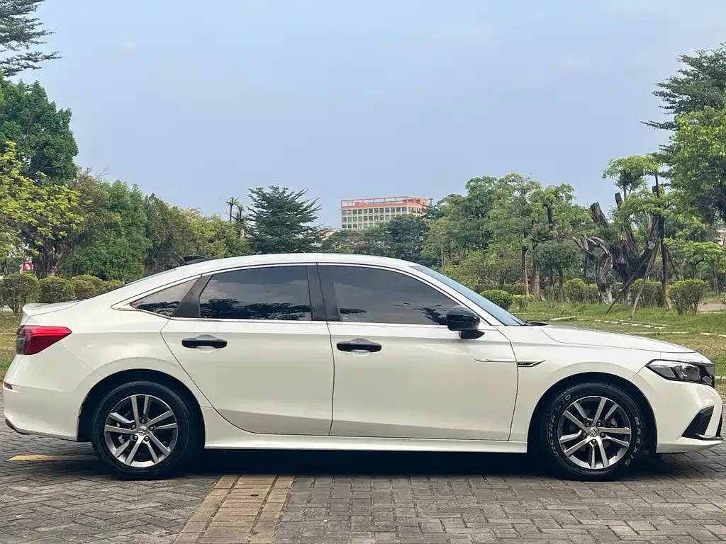 Honda Civic — фото 10