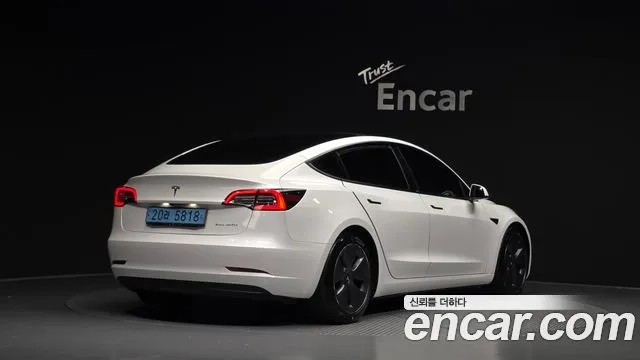 Tesla Model 3 — фото 3