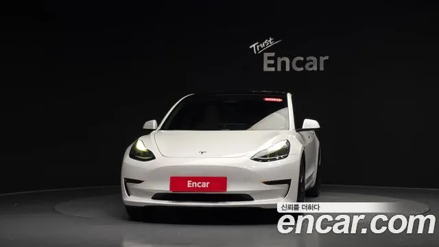 Tesla Model 3 — фото 4