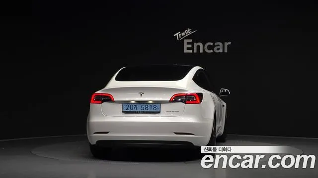 Tesla Model 3 — фото 5