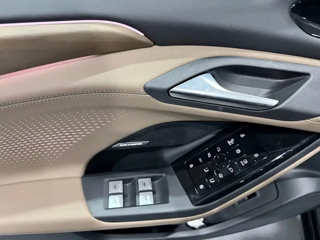Audi A6L e-tron — фото 7