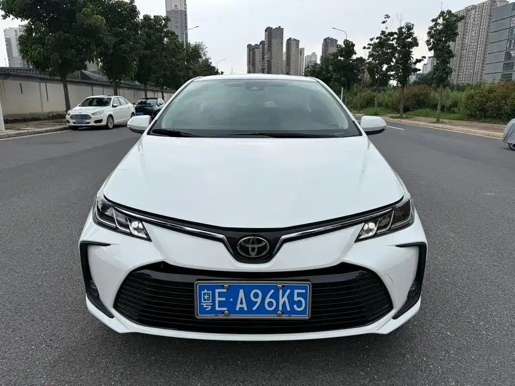 Toyota Corolla — фото 4