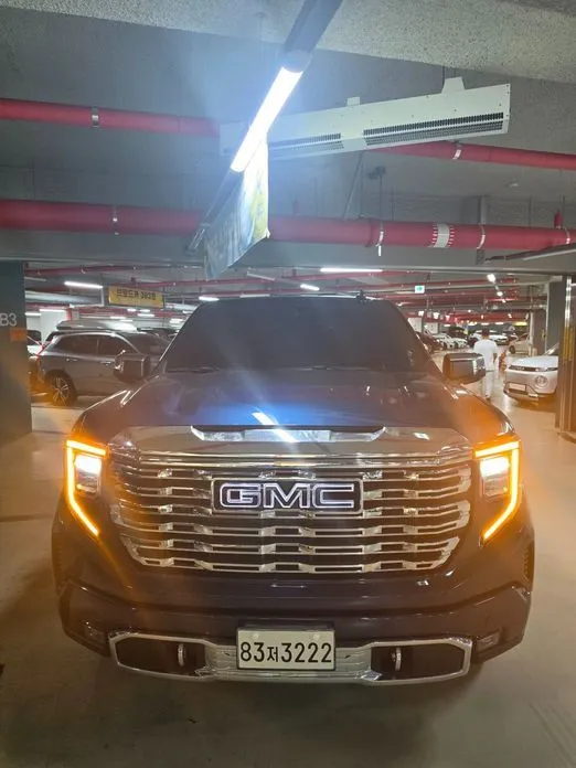 GMC Sierra — фото 1