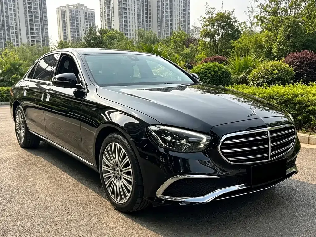 Mercedes-Benz E-Class — фото 5