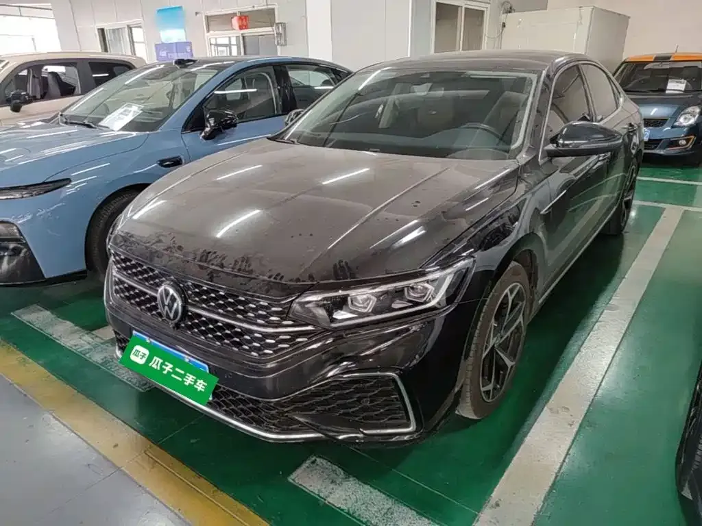 Volkswagen Passat — фото 1