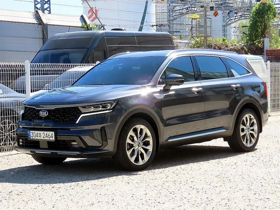 Kia Sorento — фото 8
