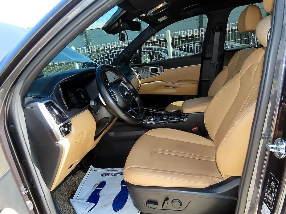 Kia Sorento — фото 10