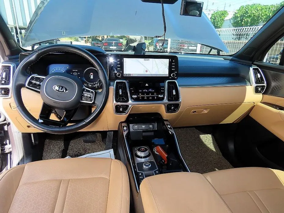 Kia Sorento — фото 9