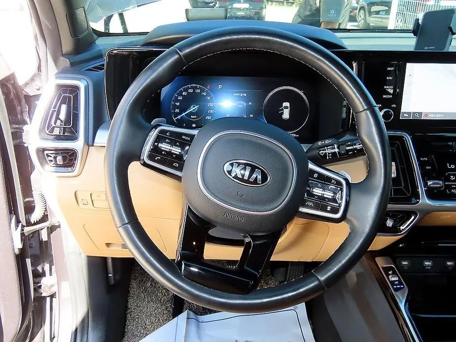 Kia Sorento — фото 5