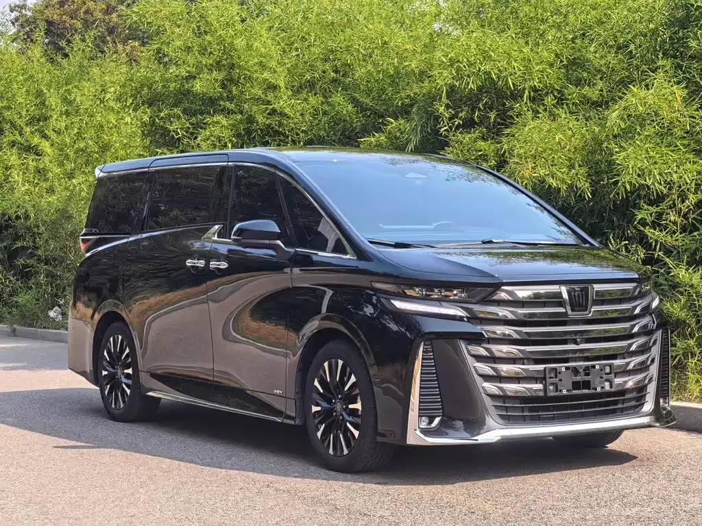 Toyota Vellfire — фото 6