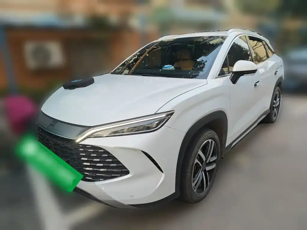 BYD L DM-i — фото 1