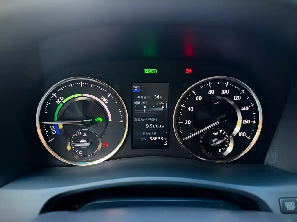 Toyota Alphard — фото 2