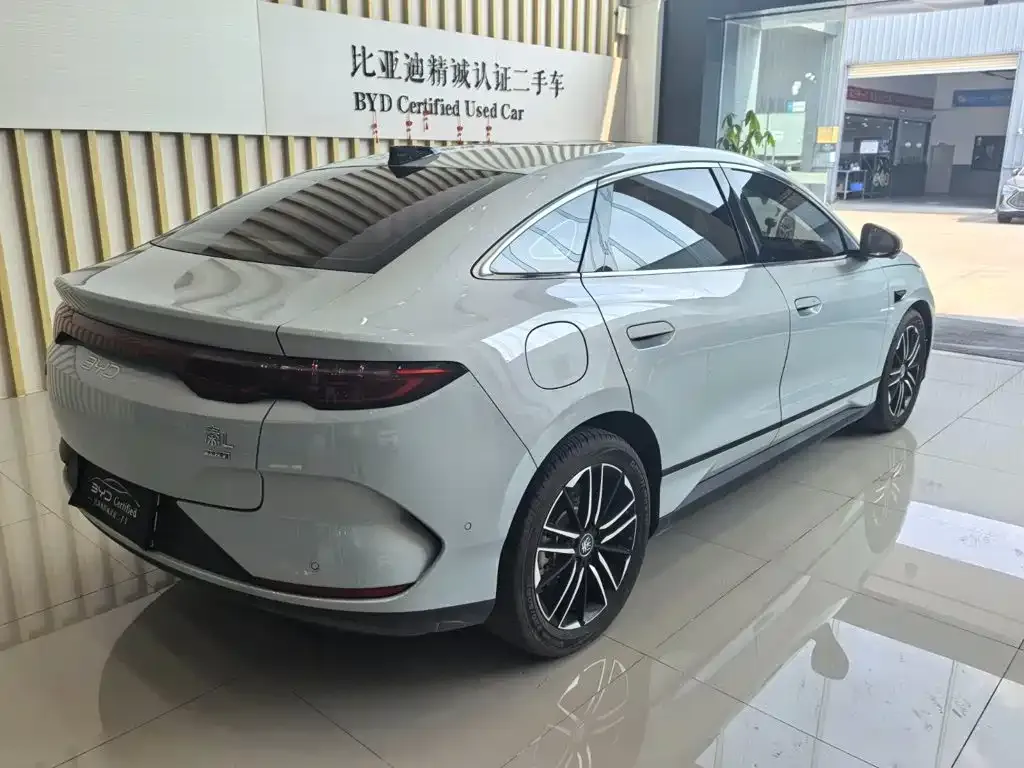 BYD Qin L — фото 10