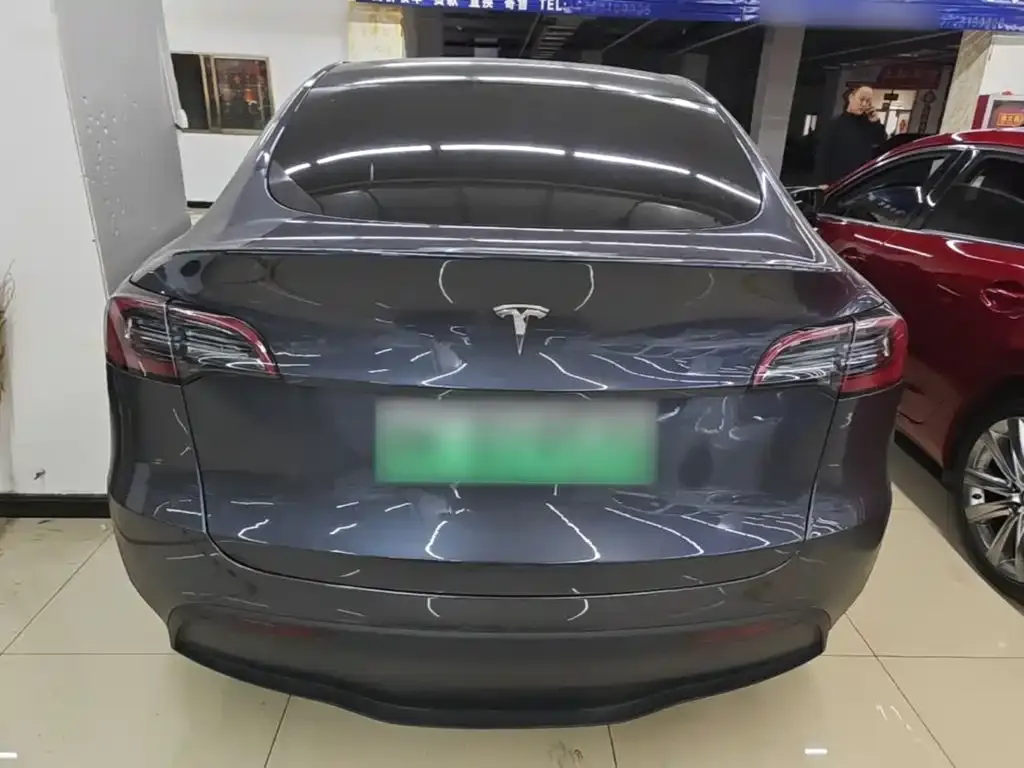 Tesla Model Y — фото 7