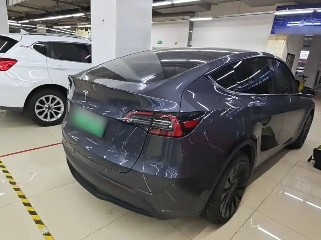 Tesla Model Y — фото 9