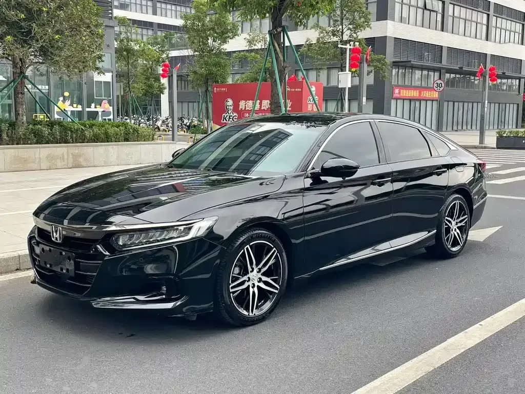 Honda Accord — фото 1