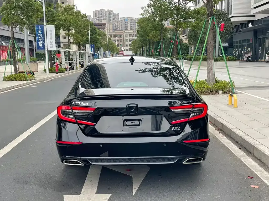 Honda Accord — фото 7