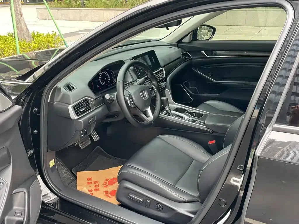 Honda Accord — фото 5
