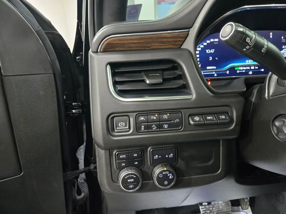 Chevrolet (GM Daewoo) Tahoe — фото 10