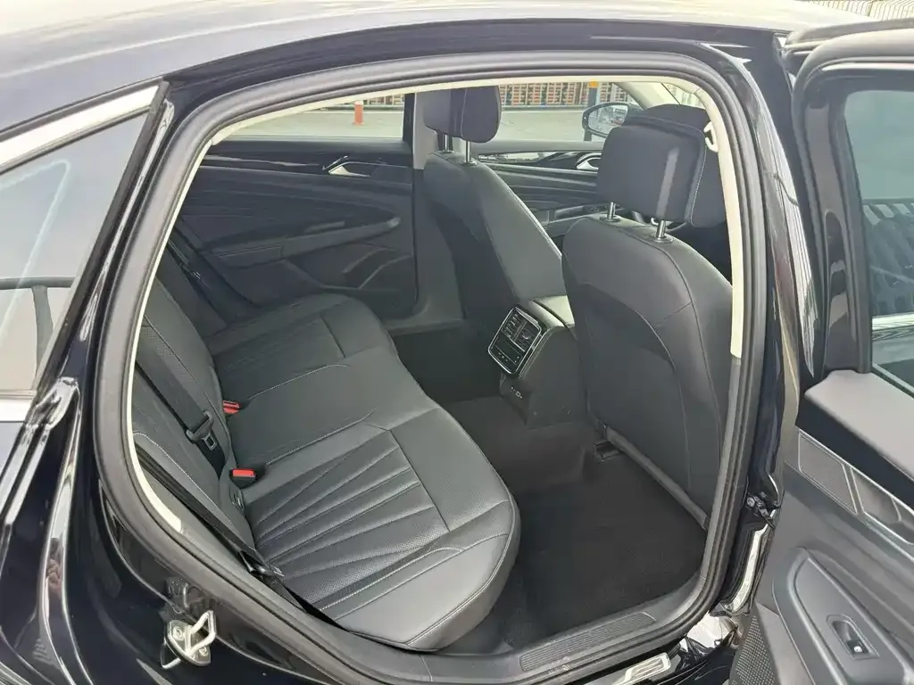 Volkswagen Passat — фото 3