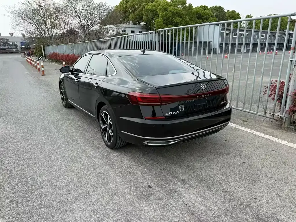 Volkswagen Passat — фото 5