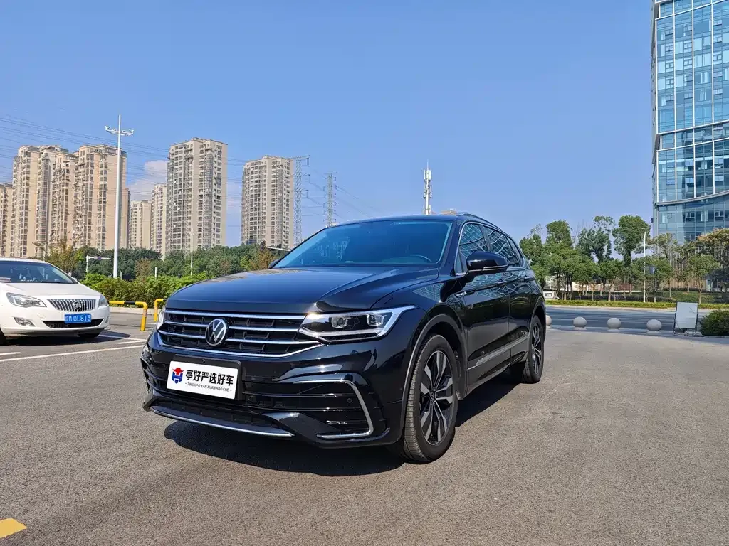 Volkswagen Tiguan L — фото 5