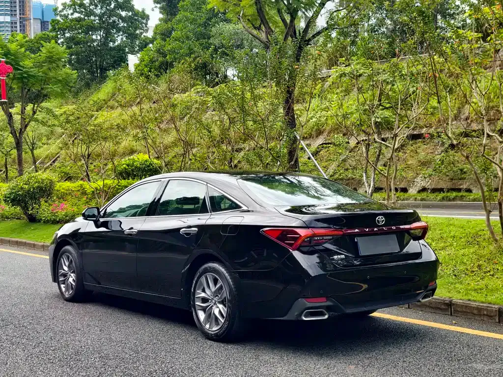 Toyota Avalon — фото 9
