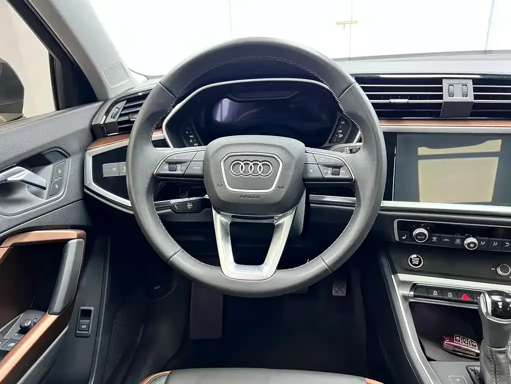 Audi Q3 — фото 3