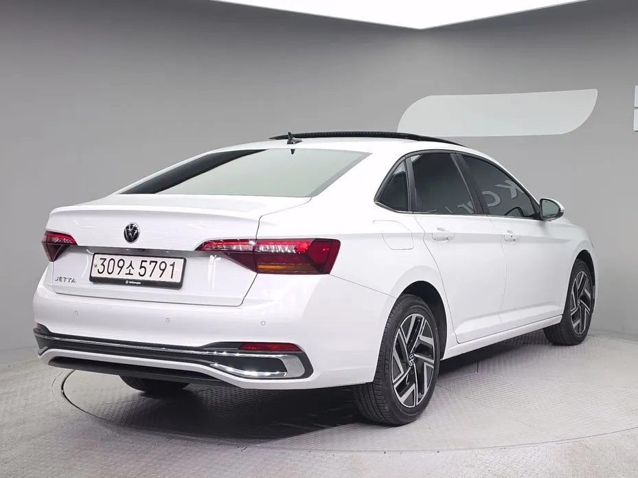 Volkswagen Jetta — фото 3
