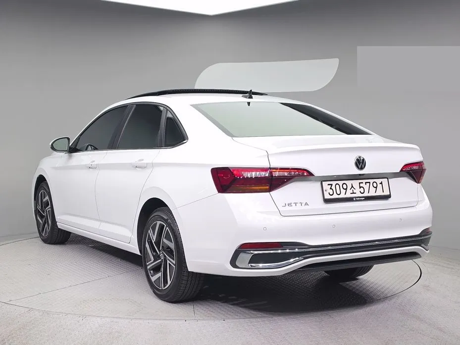 Volkswagen Jetta — фото 6