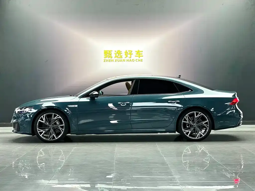Audi A7L — фото 7