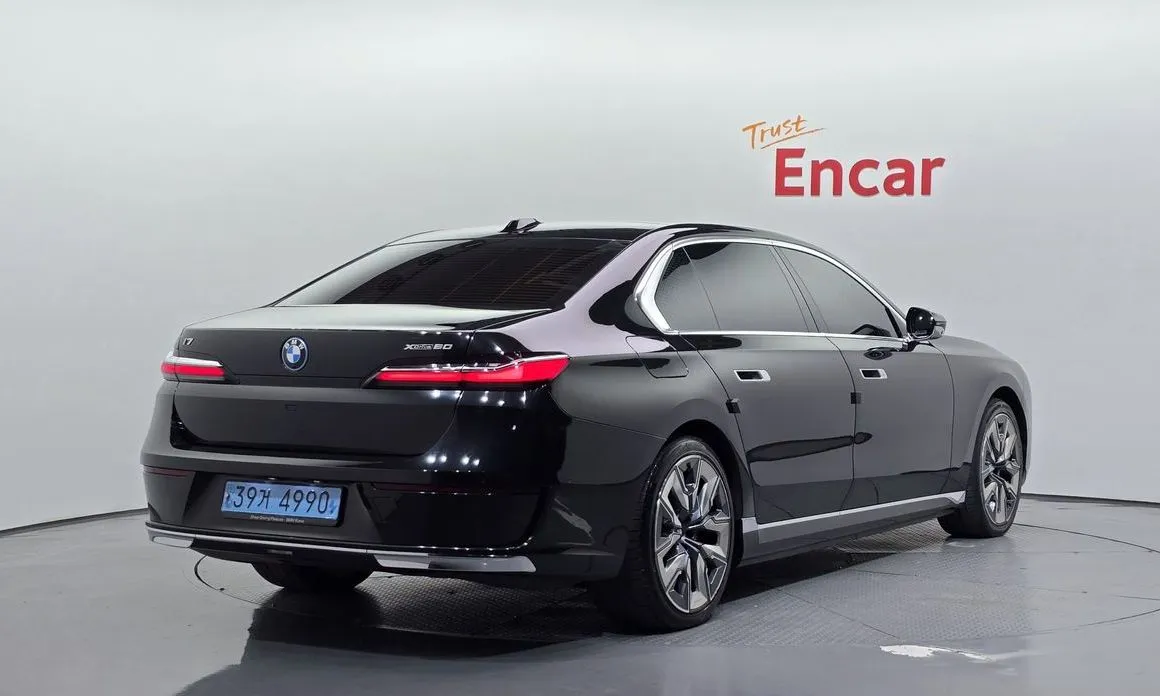 BMW i7 — фото 2