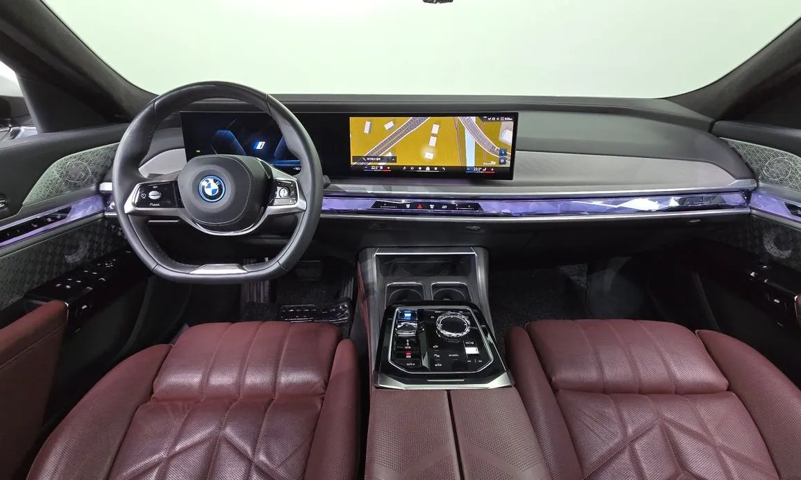 BMW i7 — фото 5