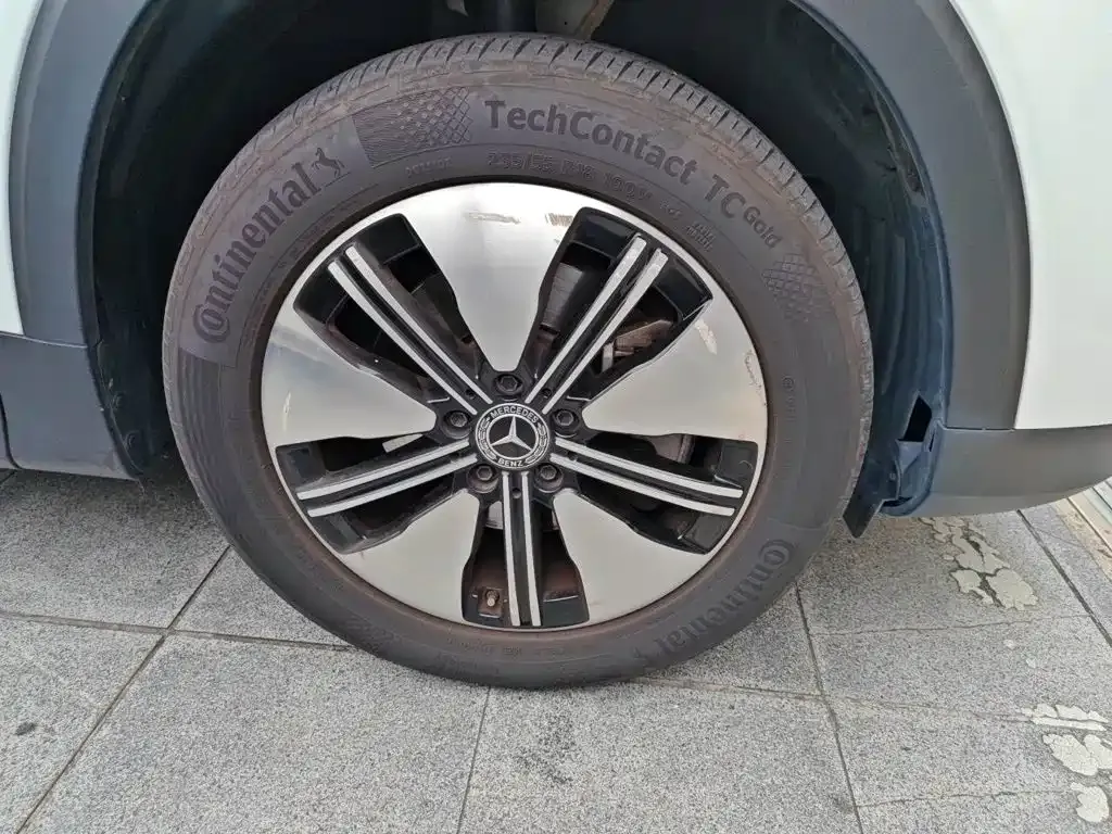 Mercedes-Benz EQB — фото 10