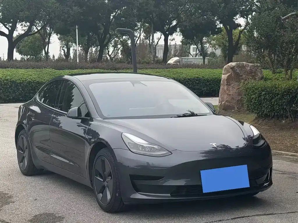 Tesla Model 3 — фото 9