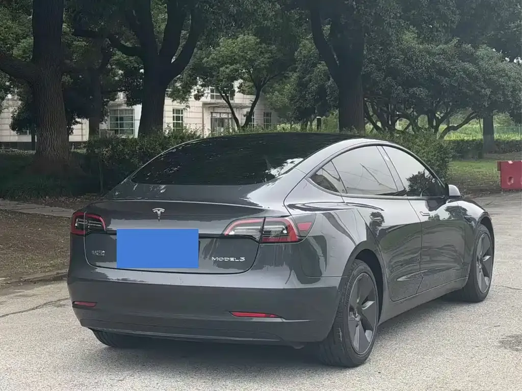 Tesla Model 3 — фото 5