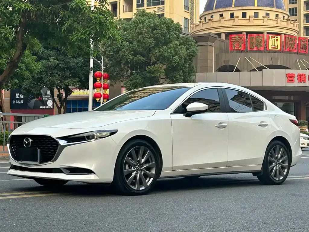 Mazda 3 Axela — фото 1